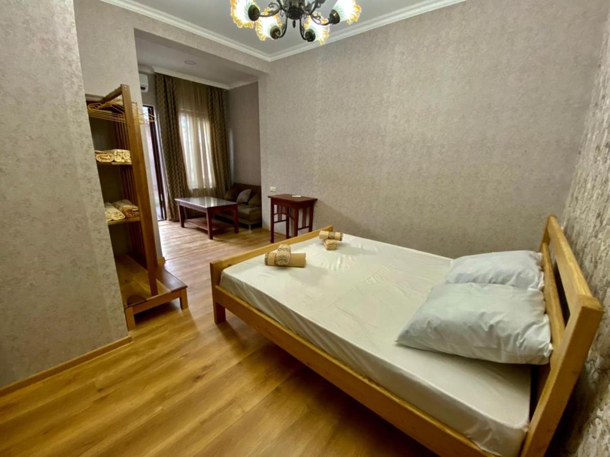 Guest House - Avlabari Tbilisi Eksteriør billede