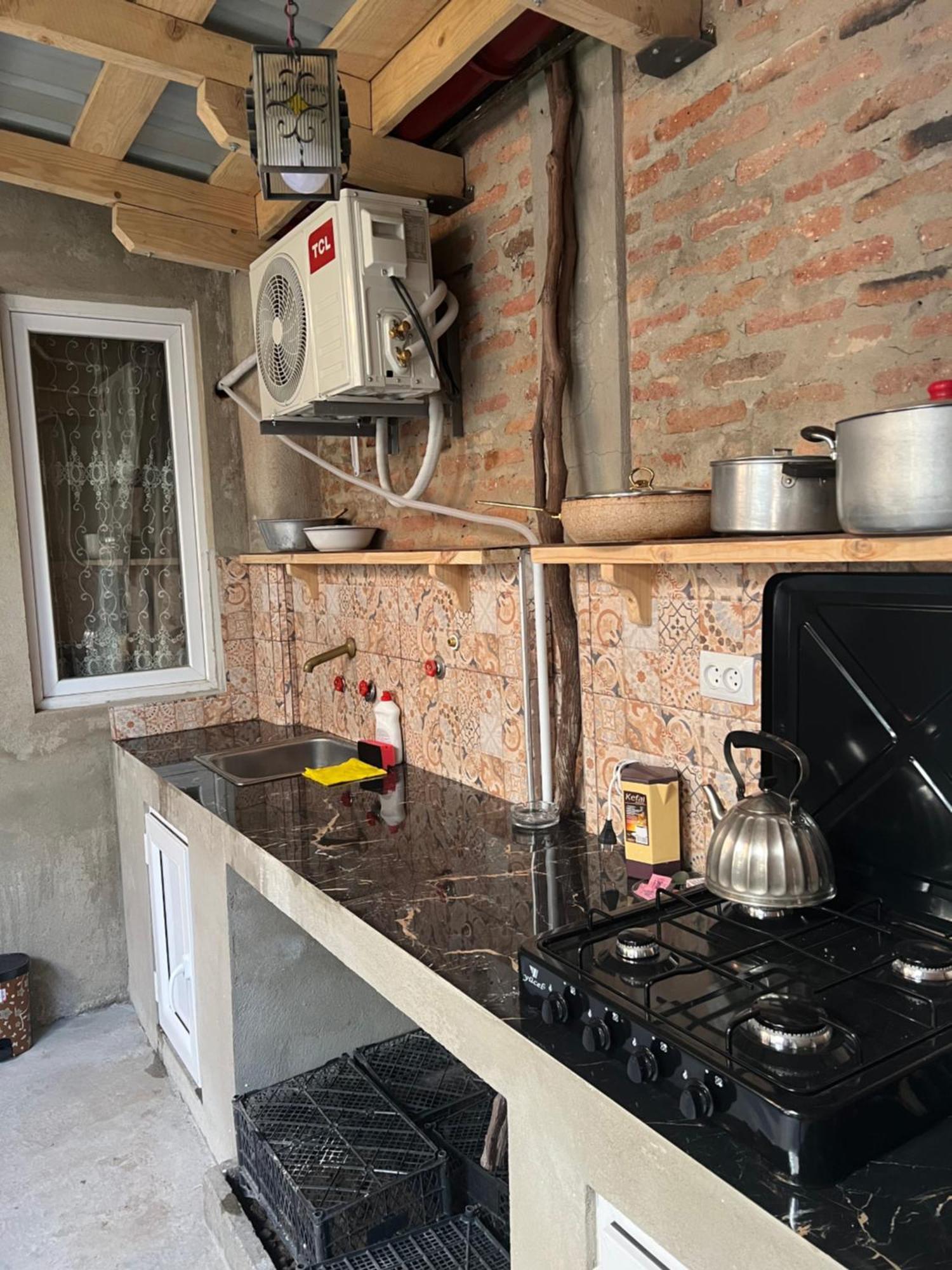 Guest House - Avlabari Tbilisi Eksteriør billede